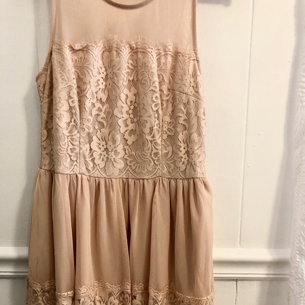 Peach, Blush, Lace Dress - Picture 2 of 4